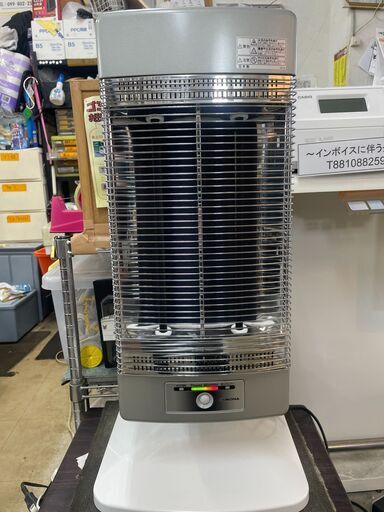 リサイクルショップどりーむ荒田店 No9070 遠赤外線電気ヒーター　コロナ　２０２２年製　定価約３万円　省エネセンサーで電気代節約♪　首振り機能付き♪　コアヒート