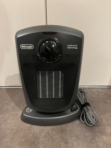 デロンギ(DeLonghi)  セラミック ファンヒーター ブラック(首振り\u0026送風機能付き) 【3~8畳用】 DCH4530J-M