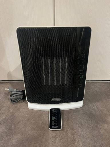 デロンギ(DeLonghi)  セラミック  ファンヒーター リモコン\u0026保存袋付き ホワイト DCH7993ERJS
