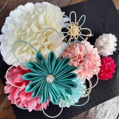 髪飾り　着物　和装　成人式の画像