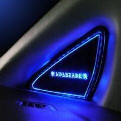 アヴァンツァーレ三角窓LEDパネル
