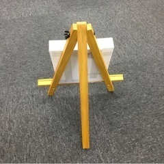 キャンバス立ての画像