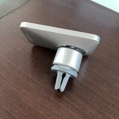 車スマホスタンド　iPhoneスタンド　ベルキン　カーベントマウント　マグセーフ　の画像