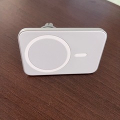 車スマホスタンド　iPhoneスタンド　ベルキン　カーベントマウント　マグセーフ　の画像