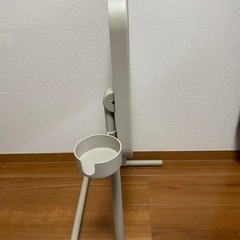 IKEA ビョルコーセン　高さ、角度調整可能テーブル(サイドテーブル、PCテーブル)の画像