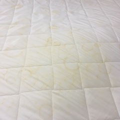 ニトリ　軽量敷布団　キング　シーツ付きの画像