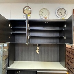 【リサイクルサービス八光】幅116.5㎝　土井インテリア　2口コンセント付大型食器棚 リサイクルサービス八光】幅116.5㎝ 土井インテリア 2口コンセント付