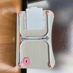 折りたたみテーブルの画像
