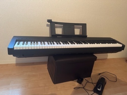 YAMAHA  電子ピアノ 譜面台/フットペダル/クリップチューナー付き