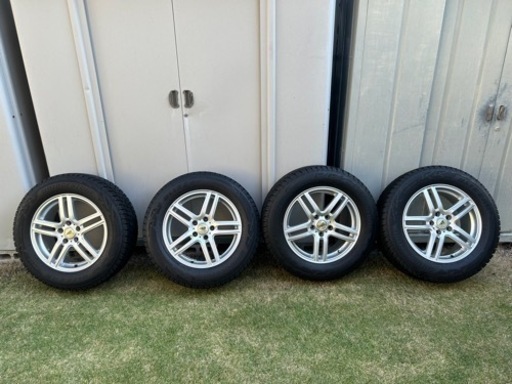 17インチスタッドレス4本　ブリヂストンブリザックDM-V2 SUVに