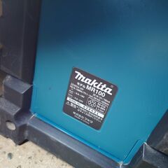 マキタ　ラジオ　MR100 makita 現場ラジオ　充電式　ガレージの画像