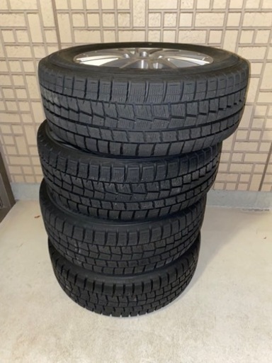 ダンロップ　16インチ　スタッドレスタイヤ　4本ホイール付き