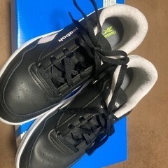 Reebokスニーカー！