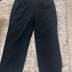 【GU 黒パンツ 】
