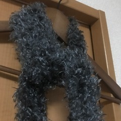 首が暖かい　短め　
マフラー　グレーの画像