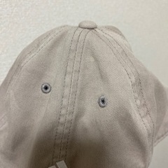 adidas キャップ　ベージュの画像