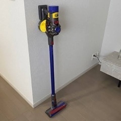 お話し中　コードレスクリーナー　dyson