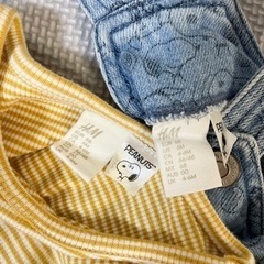 〈32〉ベビー服　H&M　スヌーピーデニムサロペットスカート　4-6M　70の画像