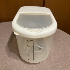 米びつあげます。