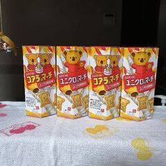 ユニクロのマーチ(コアラのマーチ)　4個の画像