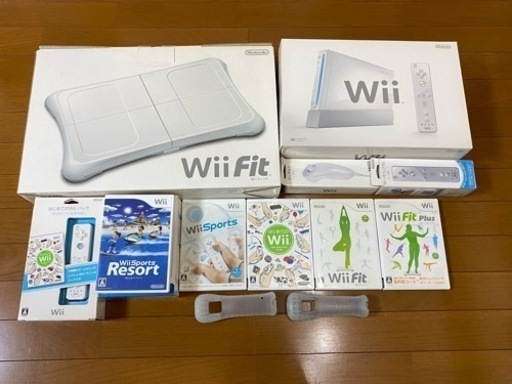 WiiとWii  fitのセット　ソフト・ヌンチャク付き