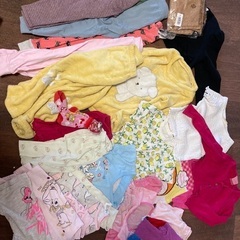 新品ズボンあり2歳から5歳くらいまで着れる