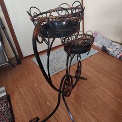 鉢乗せ台　アイアン製　ブラウン系の画像
