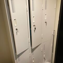 鍵付きロッカー