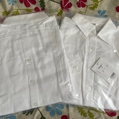 新品ブラウス13号2枚の画像