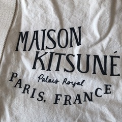 MAISON  KITSUNE トートバックの画像