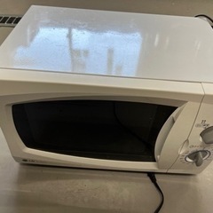 使えなくなった電子レンジです。ジャンク品です。必要な方取りに来て...