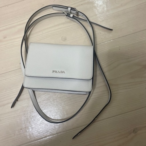 プラダショルダーバッグ