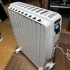 【取引完了】【年末特価】【T-GARAGE】デロンギ　オイルヒー...