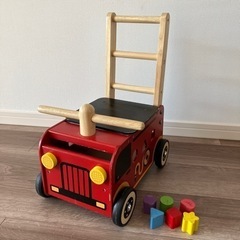 木製　手押し車　消防車の画像