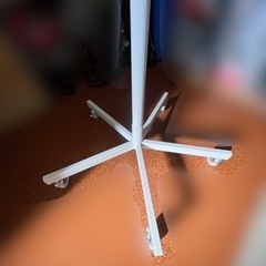 回転式ハンガーラック差し上げます。の画像