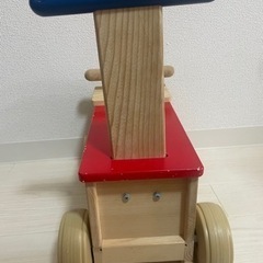木のおもちゃ　カラフルバスの画像