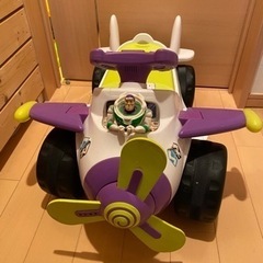 バズライトイヤー 電動カー