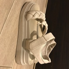 ベージュのサンダル　24cm