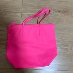 ラコステ　ピンクトートバックの画像