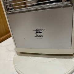 アラジン電気ヒーターの画像