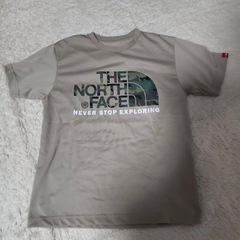 ノースフェイスTシャツ
