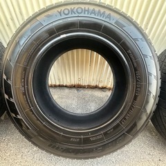 タイヤ YOKOHAMA 195/80R15 107/105N BluEarth