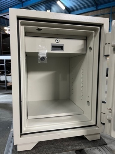 ディプロマット 耐火金庫 デジタルテンキー式 50L 060EHR3 ディプロマット 耐火金庫 デジタルテンキー式 50L 060EHR3 【公式通販】