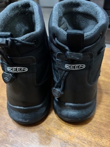 KEEN ユニークスニークチャッカツーウォータープルーフ防水ウィンターブーツ