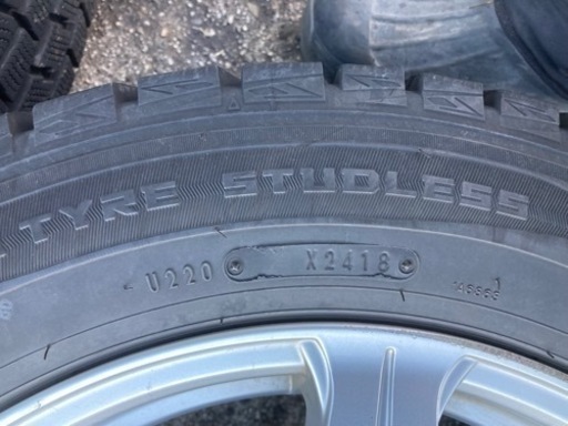 スタッドレスタイヤ　ホイール付き　205/60R16