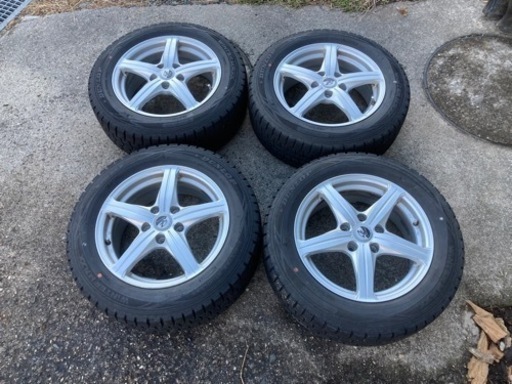 スタッドレスタイヤ　ホイール付き　205/60R16