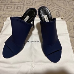 BALENCIAGA