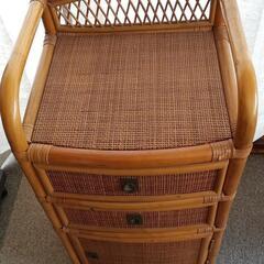 【KOIZUMI】籐製 棚 チェストの画像