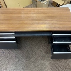 スチールデスクの画像