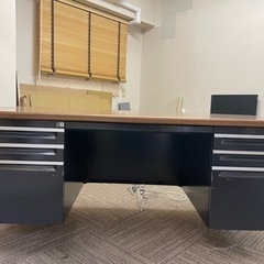 スチールデスクの画像